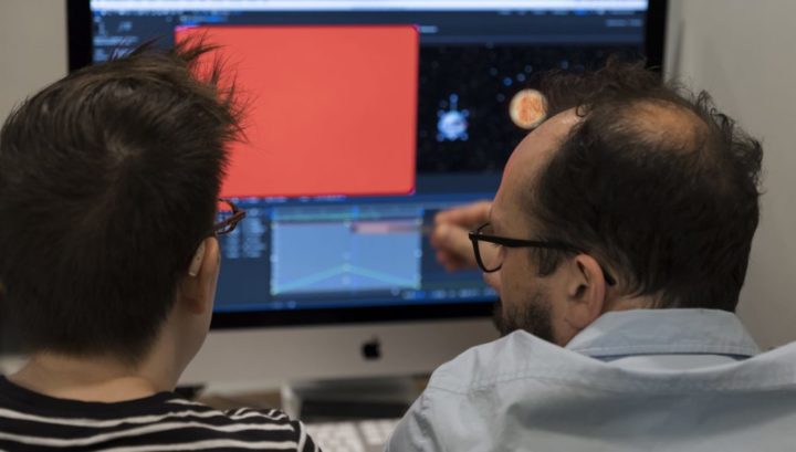 Une approche métier de haut niveau alliée à une pédagogie de proximité dans des petits groupes - Stéphane Prince, formateur - Video Design Formation, Paris.