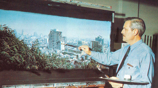 Le célèbre matte painter James Whitlock, en action sur le film Earthquake (1974) : 22 matte paintings réalisés en 12 semaines…