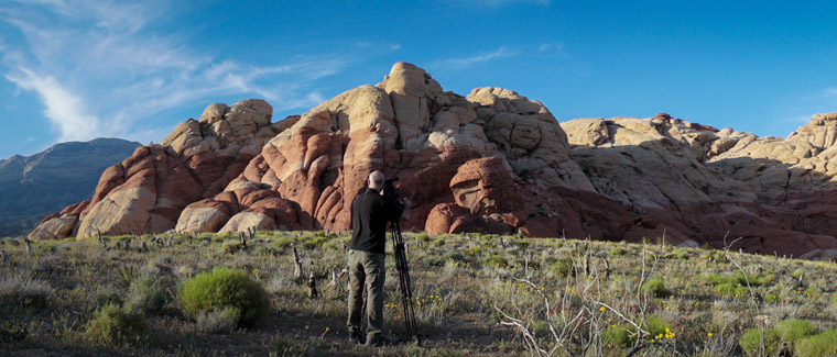 Steven Gruen, en pleins tests avec la Sony FS7, au Red Rock Canyon, au nord de Las Vegas (USA), avril 2015.