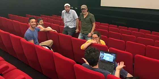 Tests de projection DCP dans une salle de cinéma