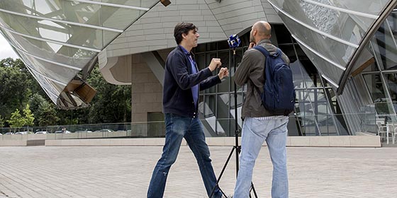 Tournage avec rig manuel à la Fondation Louis Vuiton