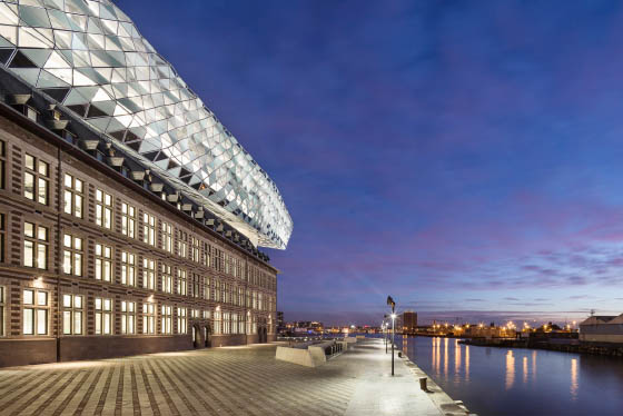 Port House (Antwerp, architecte Zaha Hadid) ©boegly-grazia